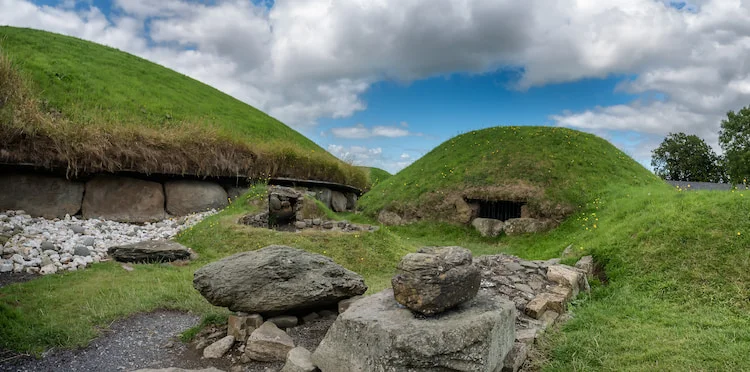 Knowth gestationary periods